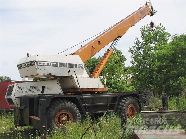 Drott 2500 Grues tout terrain