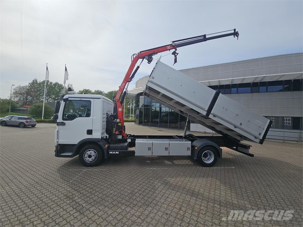 MAN TGL 10.220 Camion plateau ridelle avec grue