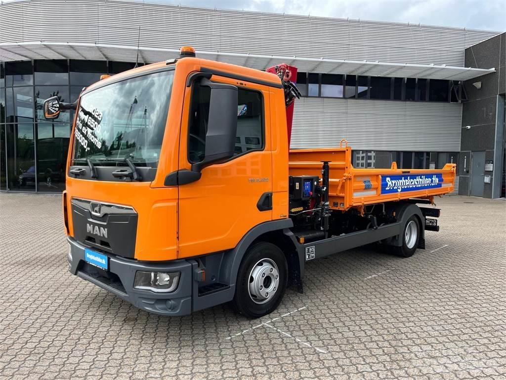 MAN TGL 8.220 Camion plateau ridelle avec grue