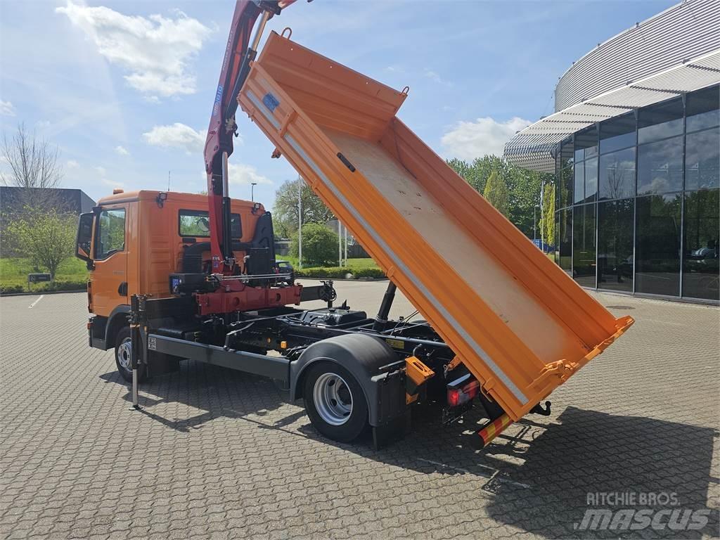 MAN TGL 8.220 Camion plateau ridelle avec grue