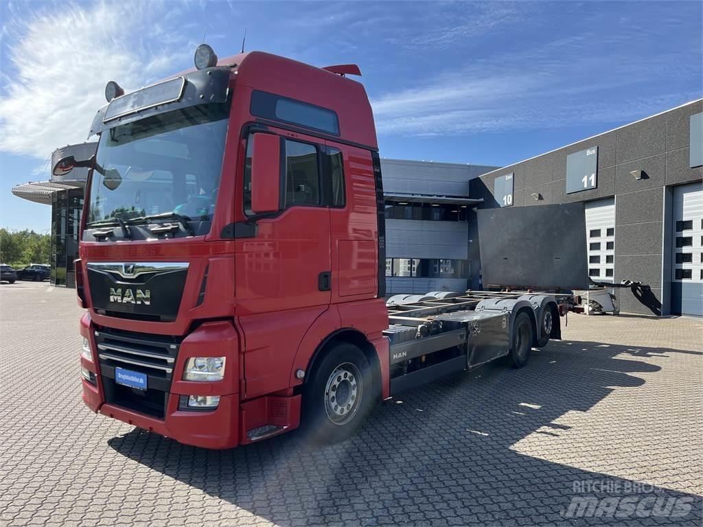MAN TGX 26.500 6x2 Camion porte container
