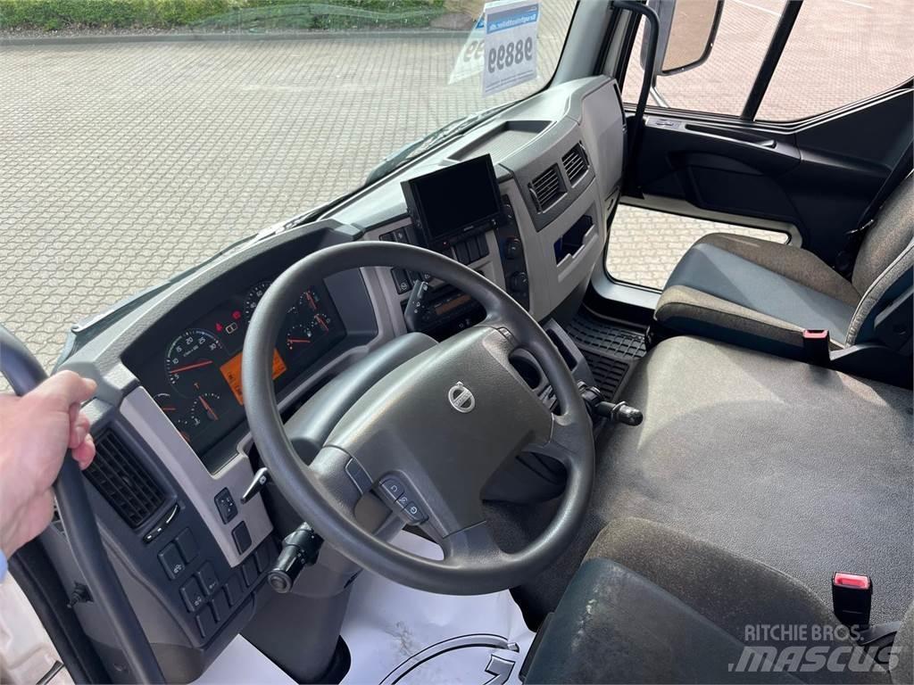 Volvo FL210 Camion Fourgon