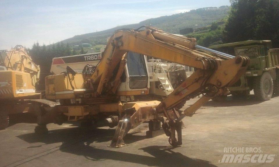 Liebherr A902 Pelle sur pneus