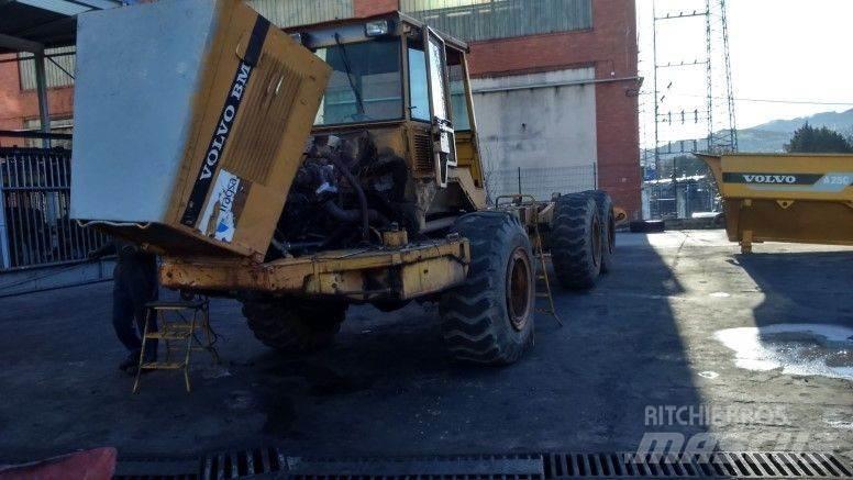 Volvo A25B Tombereau articulé