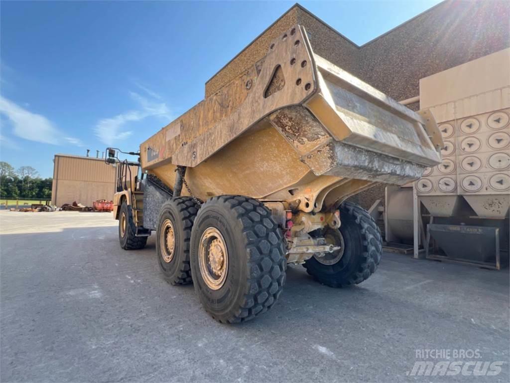 CAT 730 Tombereau articulé