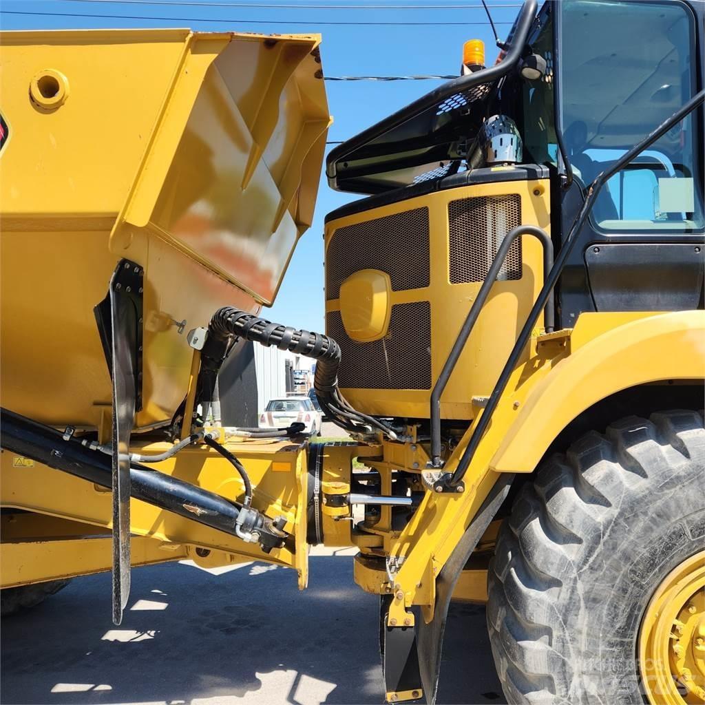 CAT 730 Tombereau articulé
