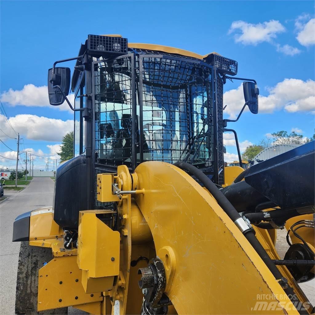 CAT 938M Chargeuse sur pneus