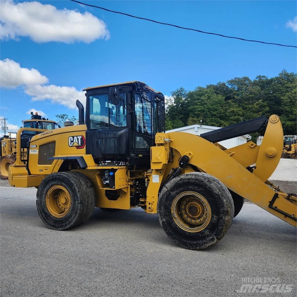 CAT 938M Chargeuse sur pneus