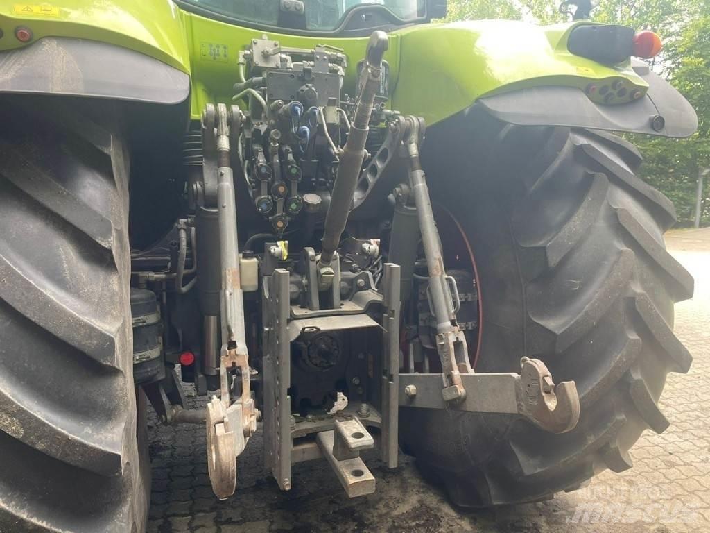 CLAAS AXION 830 Tracteur