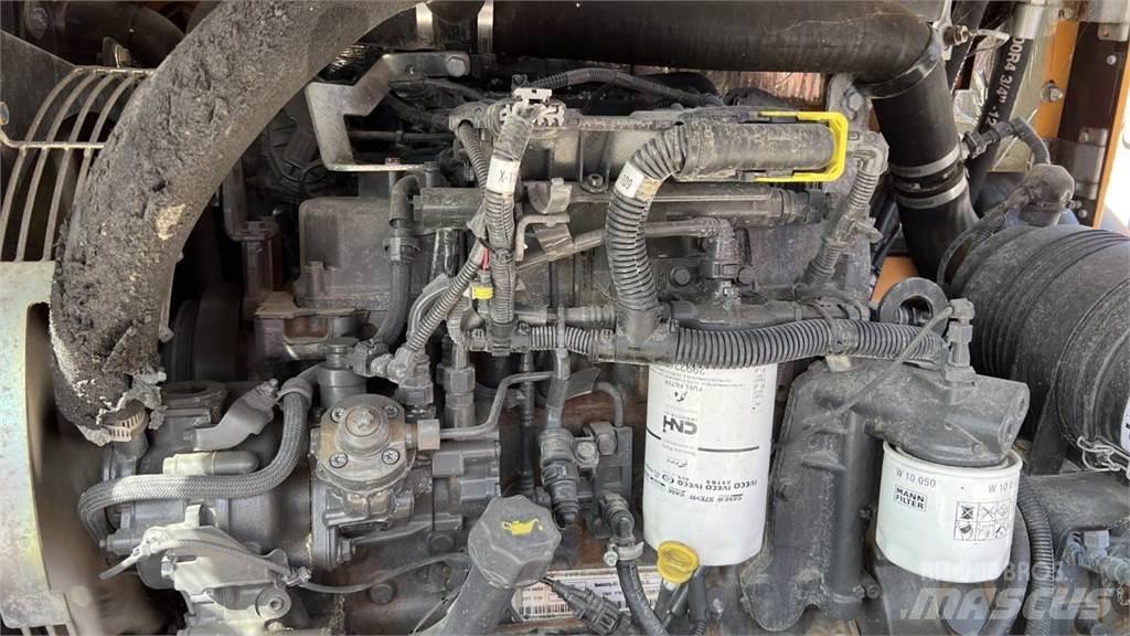 CASE 221F 4x4 Chargeuse sur pneus