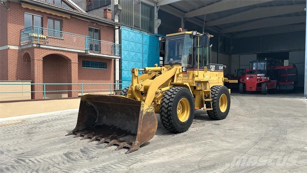 CAT 924F Chargeuse sur pneus