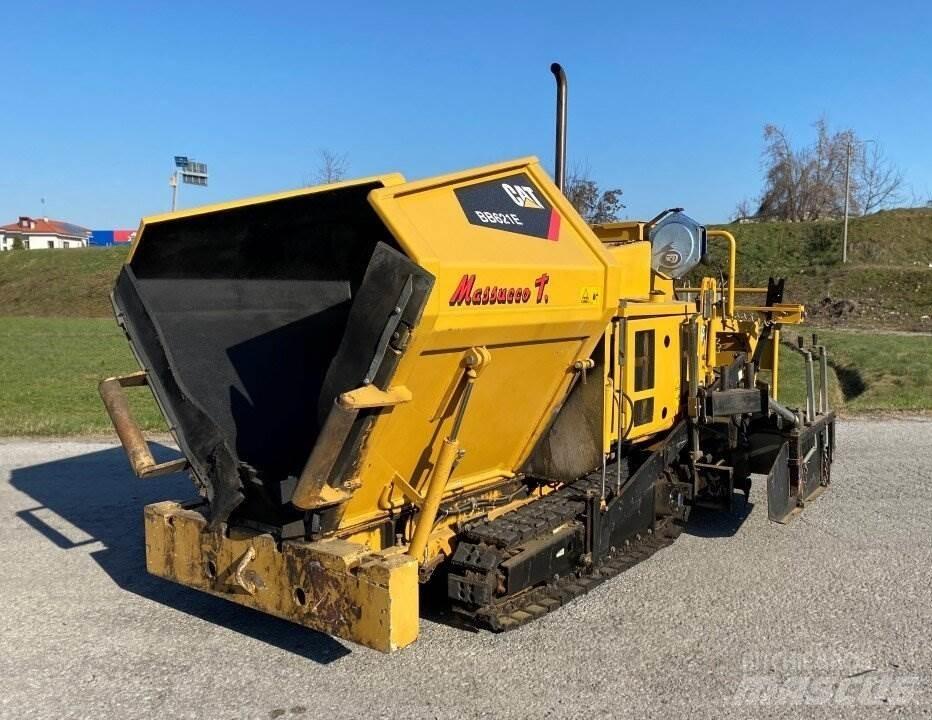 CAT BB621E Finisseur