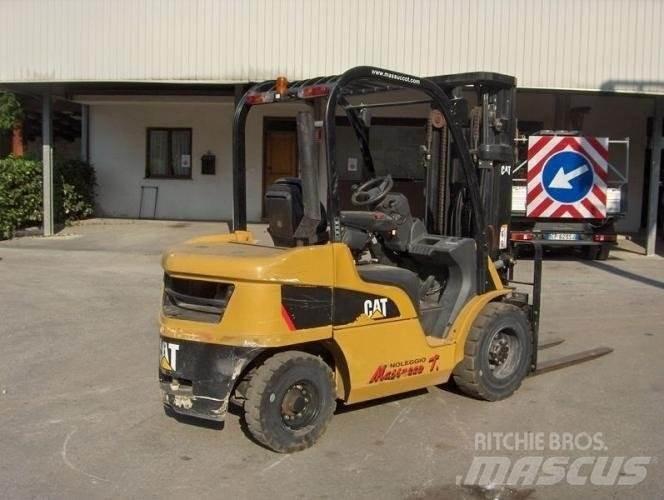 CAT DP30N Chariots diesel