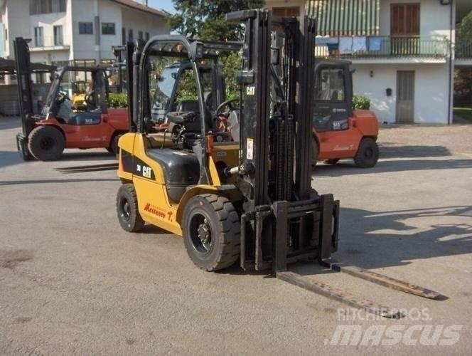 CAT DP30N Chariots diesel