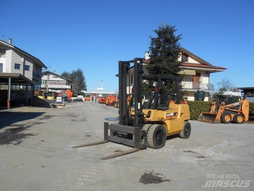 CAT DP40KL Chariots diesel