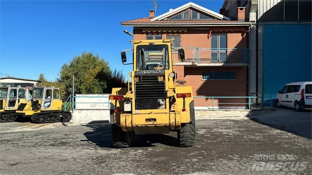 CAT IT28B Chargeuse sur pneus