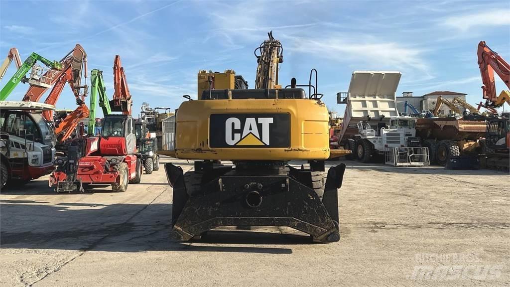 CAT M325D 4X4 Pelle sur pneus
