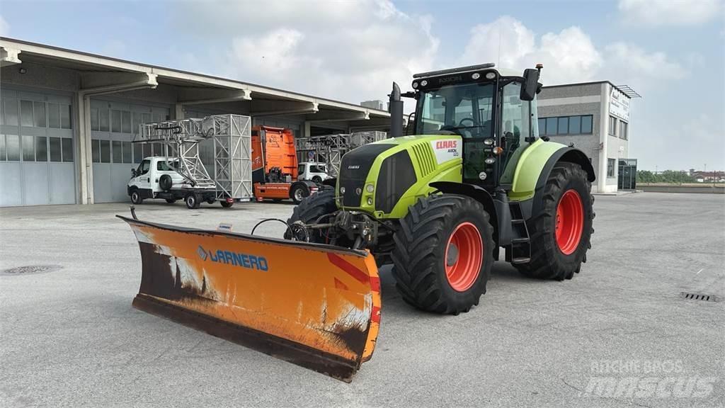 CLAAS Axion 810 4x4 Chasse neige