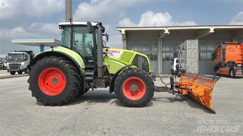 CLAAS Axion 810 4x4 Chasse neige