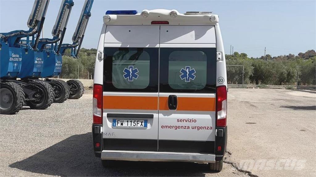 Fiat DUCATO AMBULANZA Autre camion