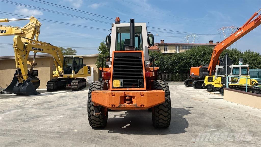 Fiat-Hitachi FR90 4X4 Chargeuse sur pneus