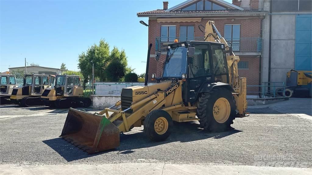 Ford 555C 4X2 Tractopelle