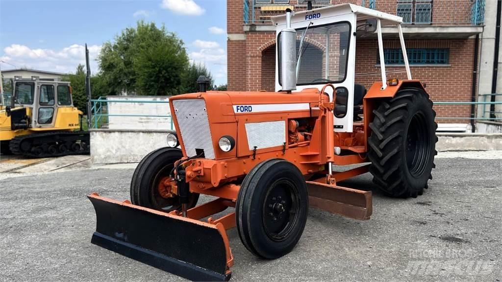 Ford 5600 4X2 Bouteurs sur chenilles