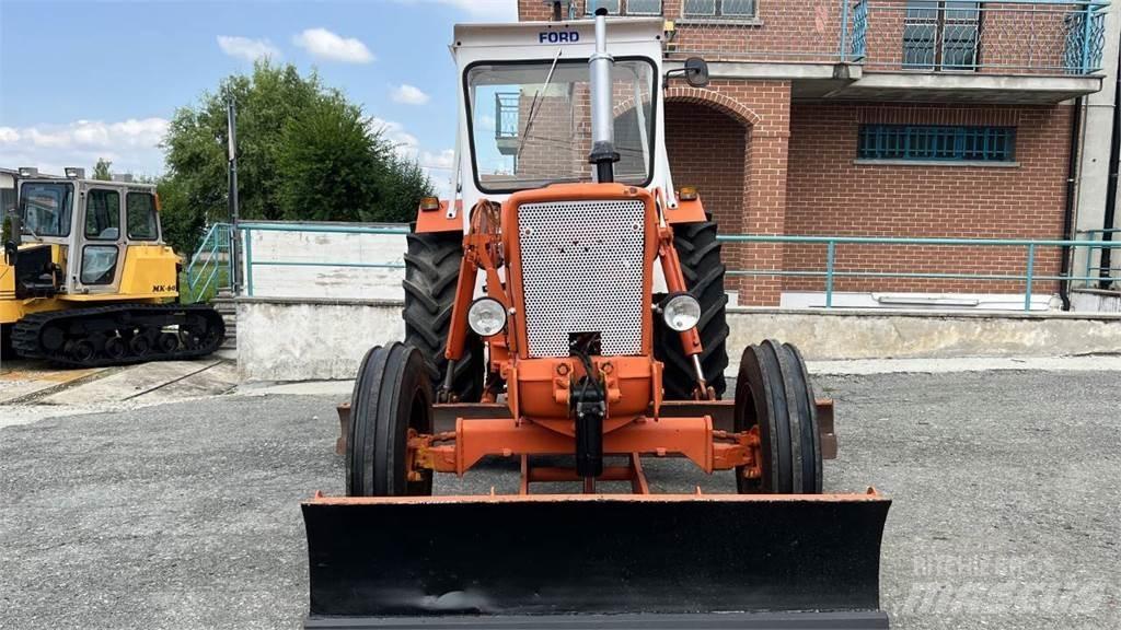 Ford 5600 4X2 Bouteurs sur chenilles
