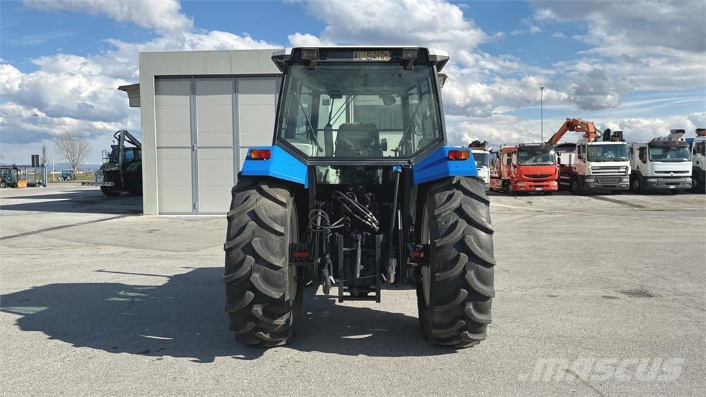 Ford 8240 4x4 Chasse neige