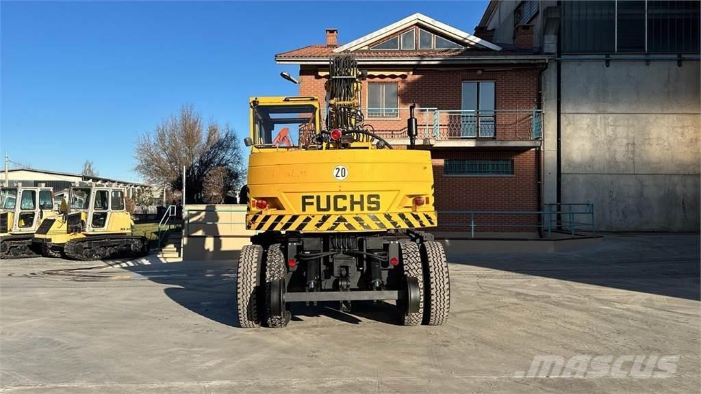 Fuchs MHB 230 ZW 4x4 Pelle sur pneus