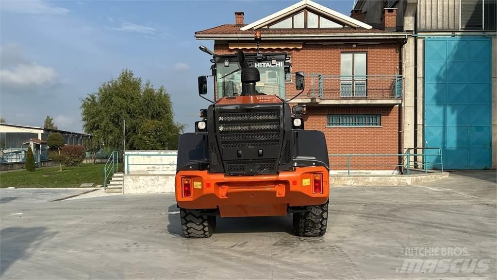 Hitachi ZW180-5B Chargeuse sur pneus