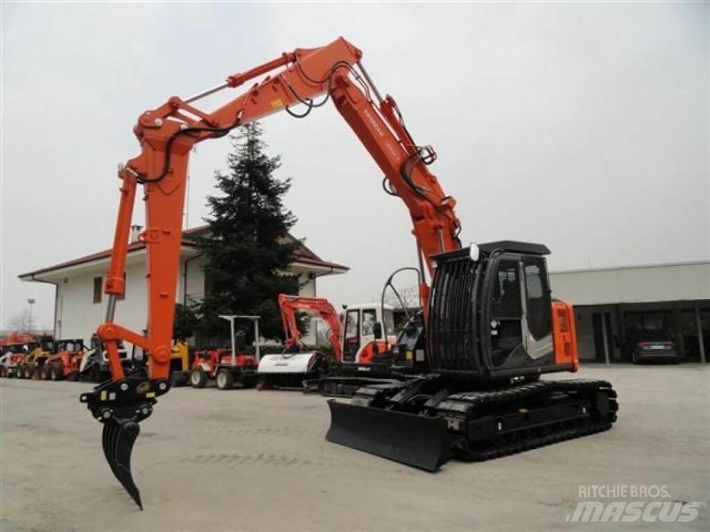 Hitachi ZX135 US-6 Pelle forestière