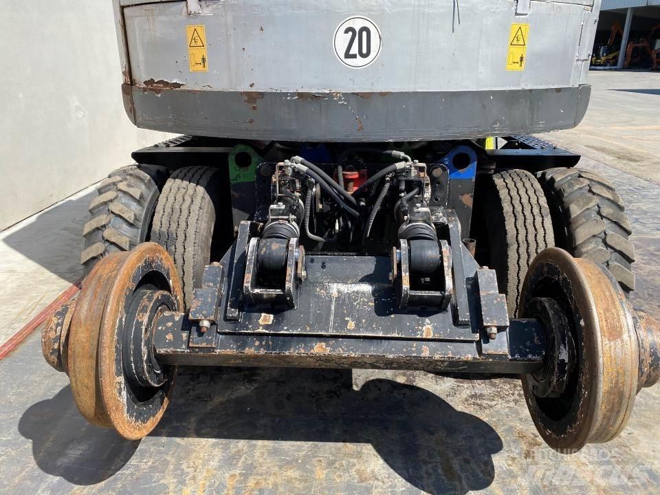 Hitachi ZX170PRR Pelle sur pneus