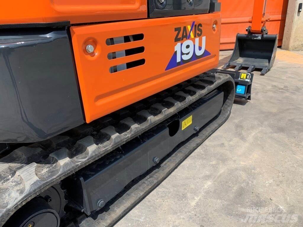 Hitachi ZX19U-6 Mini pelle < 7t