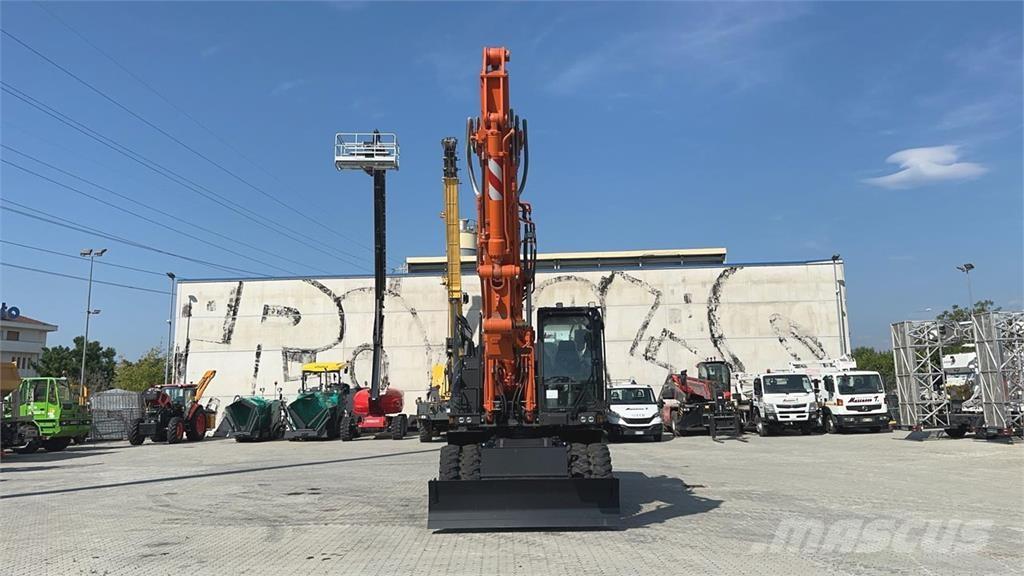 Hitachi ZX220W-7 Pelle sur pneus