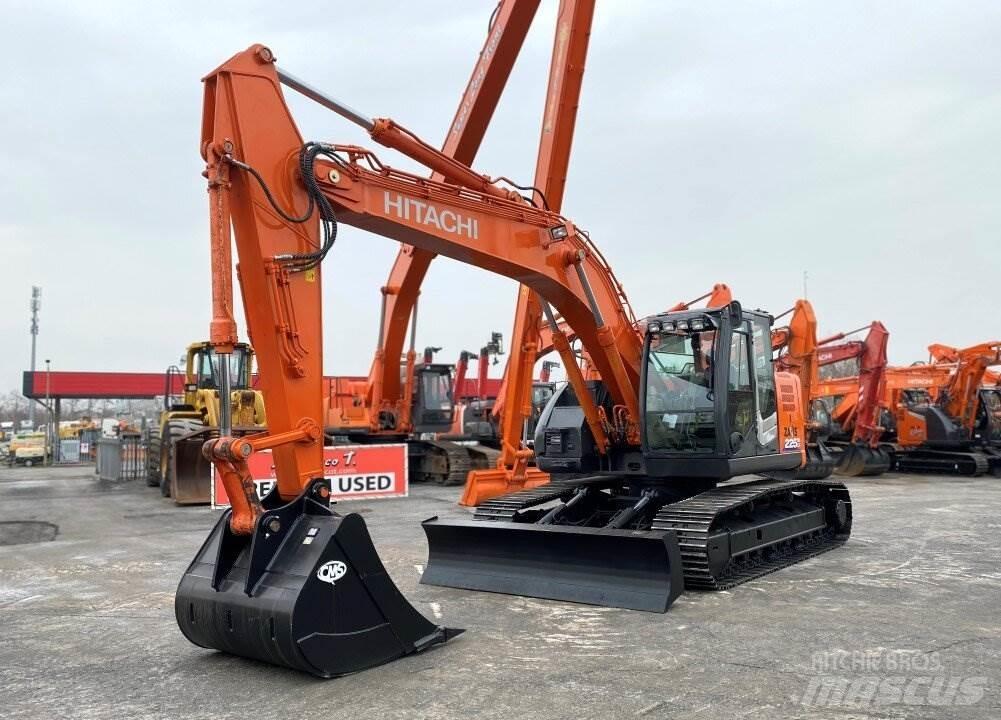 Hitachi ZX225 USBLC Pelle sur chenilles