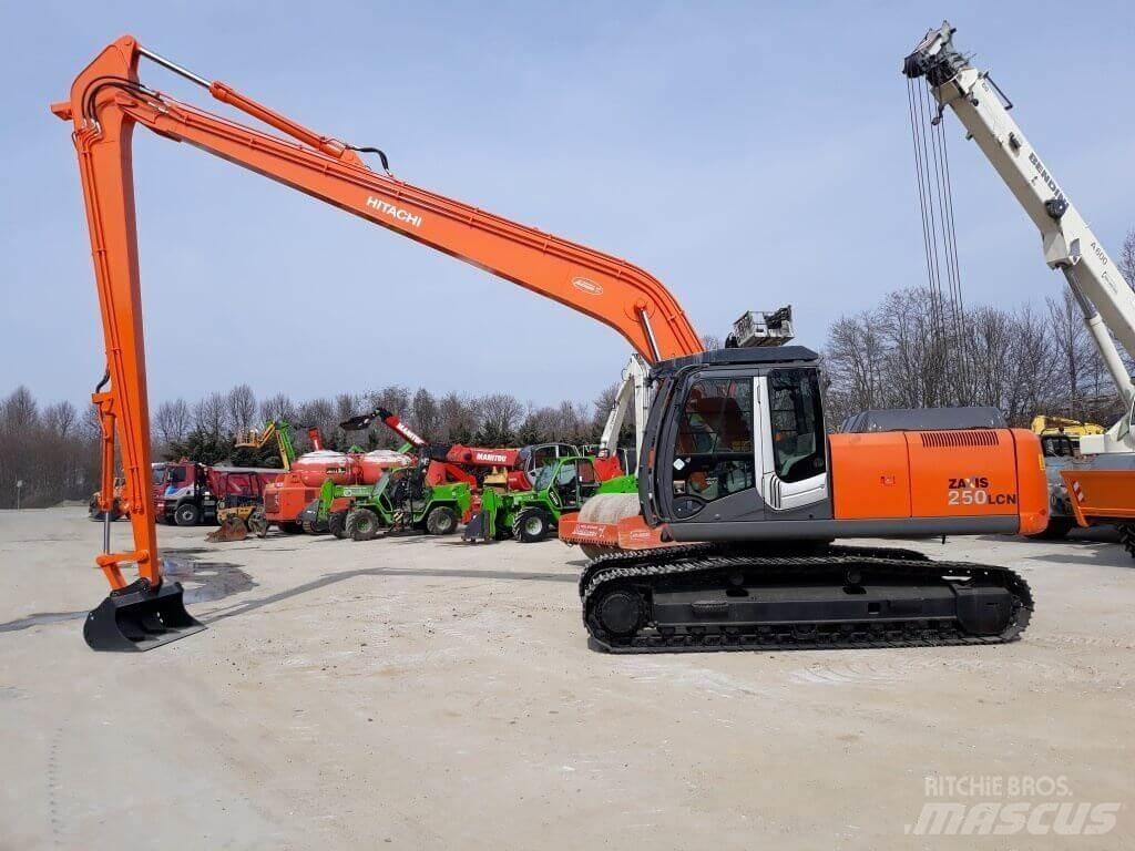 Hitachi ZX250LCN -3 SLF Pelle sur chenilles