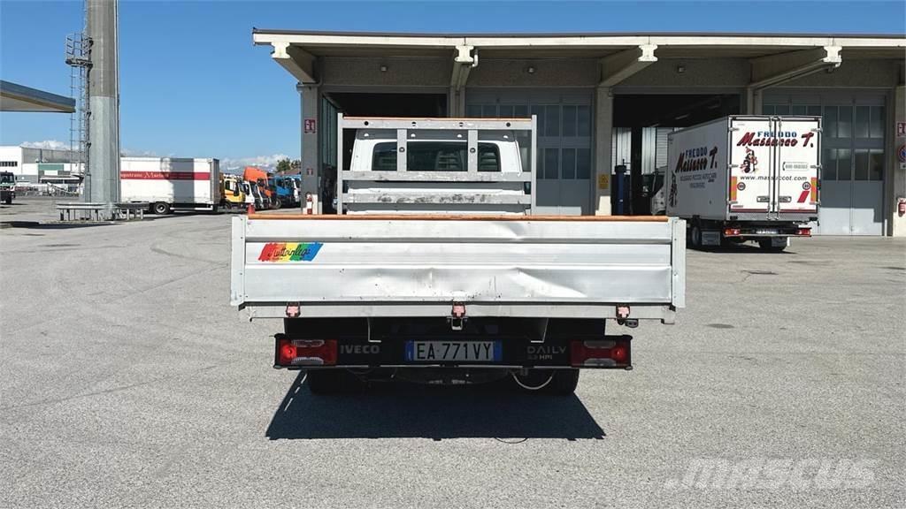 Iveco DAILY 35C13 4X2 Autre camion