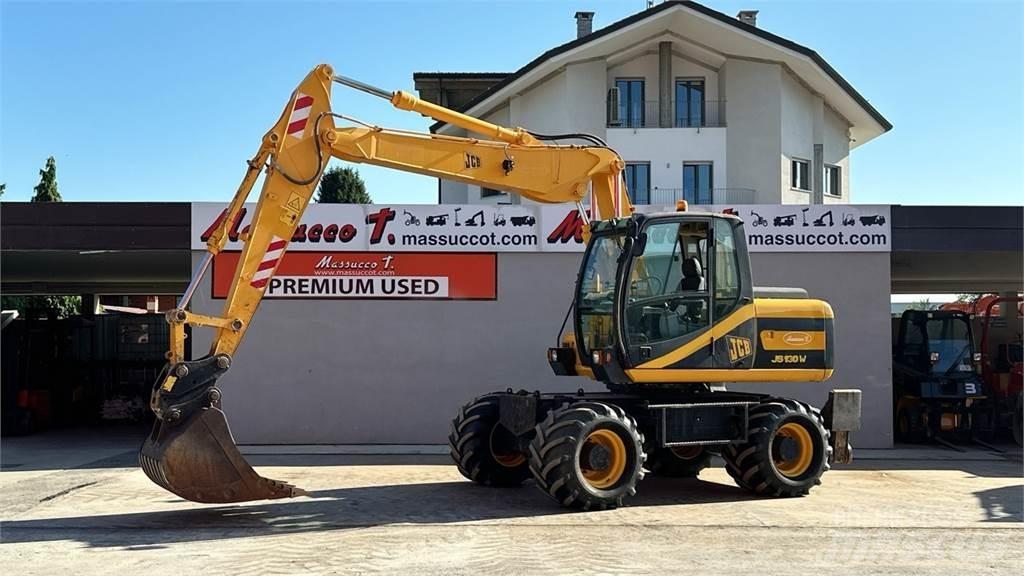 JCB JS130W 4x4 Pelle sur pneus