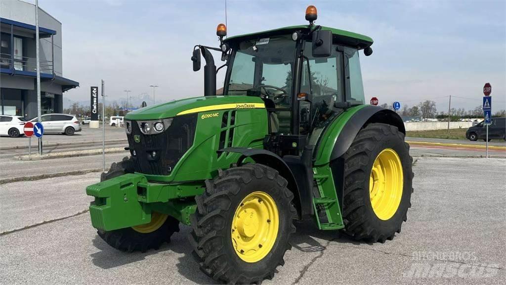 John Deere 6090MC 4X4 Chasse neige