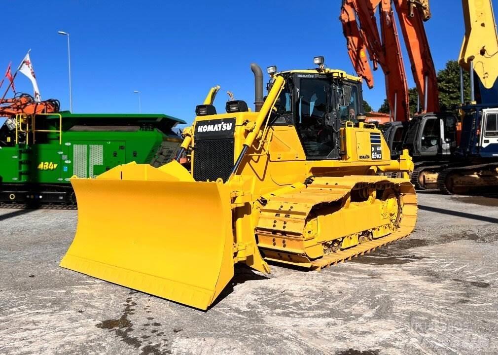 Komatsu D65 Bouteurs sur chenilles