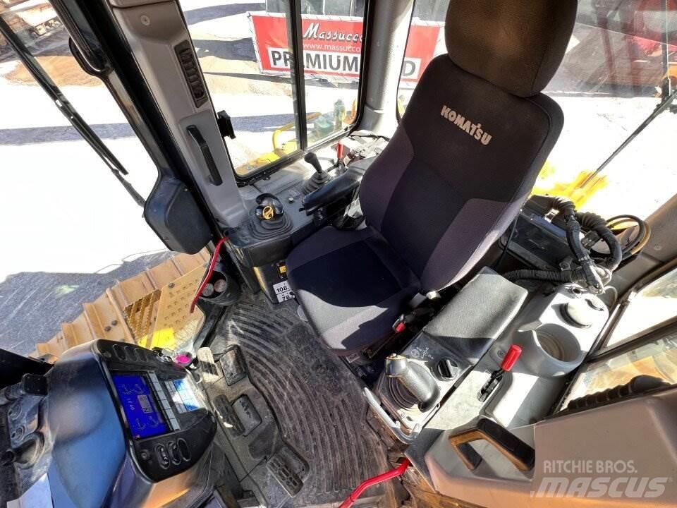 Komatsu D65 Bouteurs sur chenilles