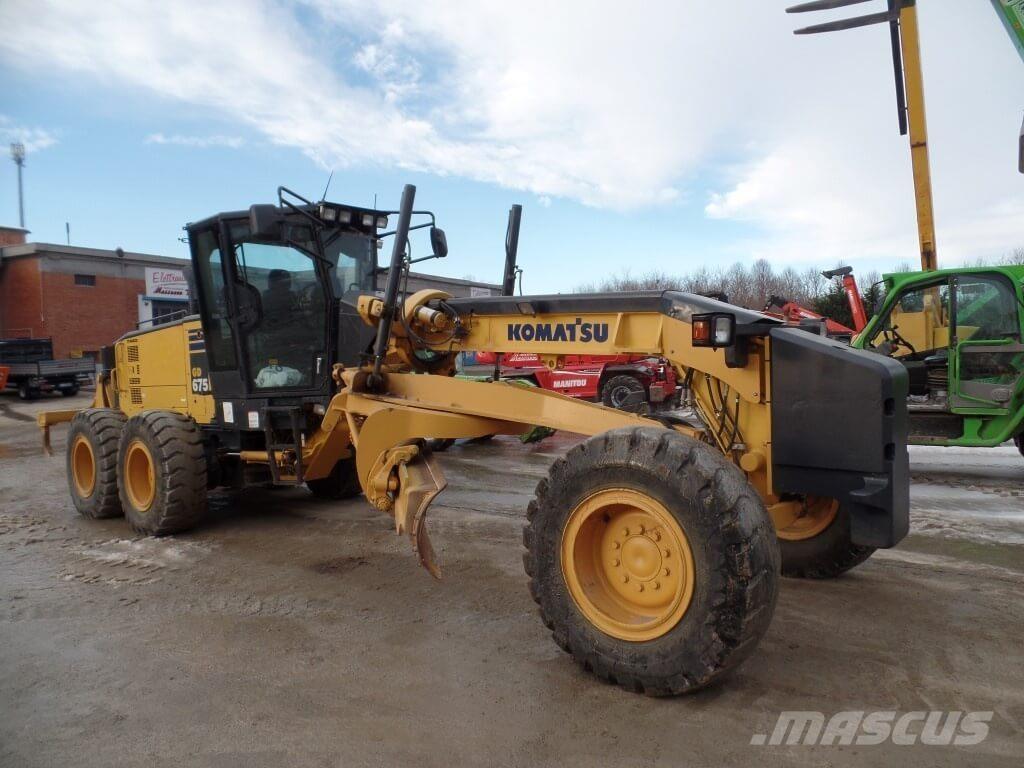 Komatsu GD675-5 Bouteurs sur chenilles
