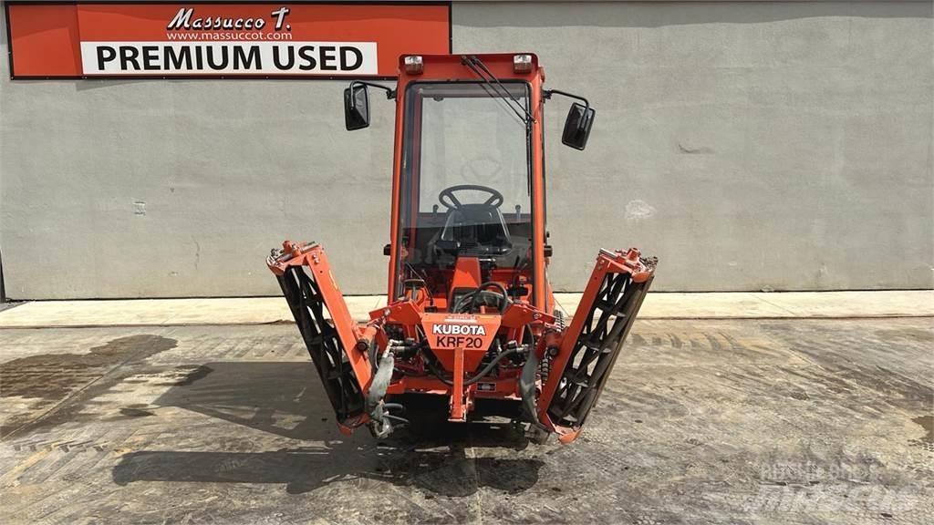 Kubota F2400 4X4 Chasse neige