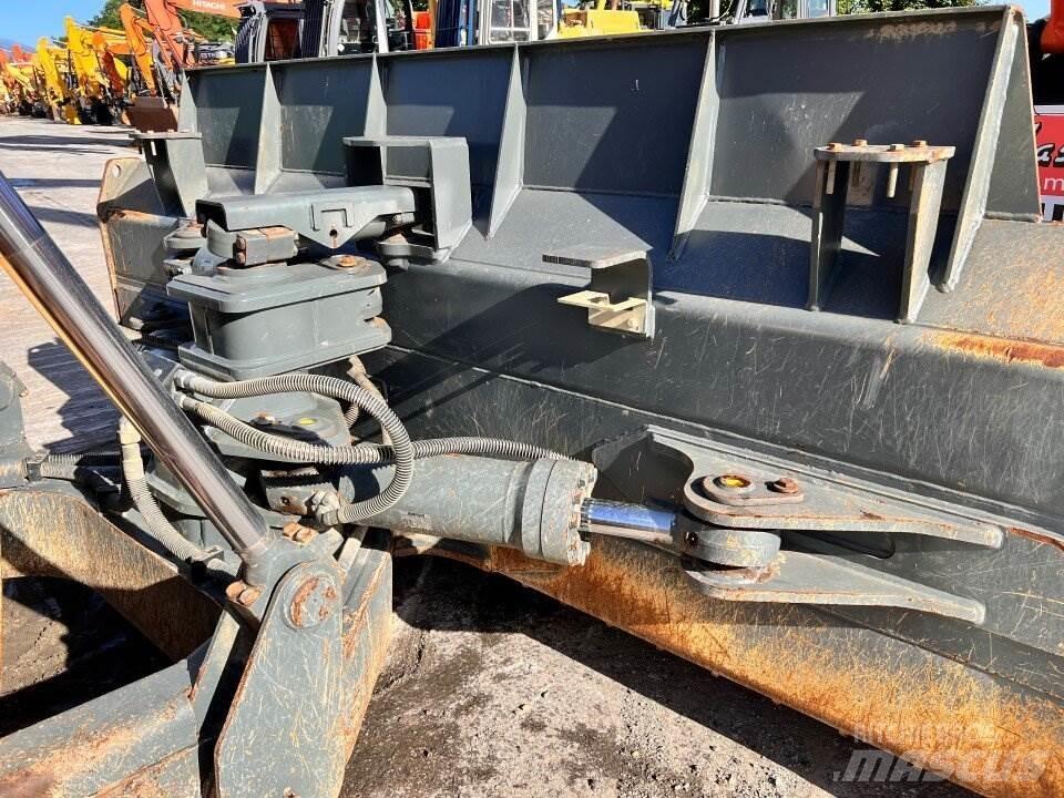 Liebherr 736 Bouteurs sur chenilles