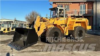 Liebherr L 551 Chargeuse sur pneus
