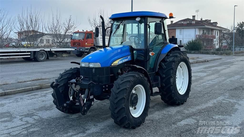 New Holland TD5050 4X4 Chasse neige