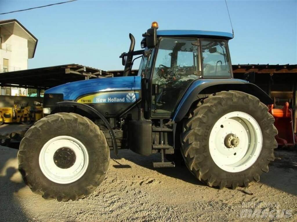 New Holland TM190 Chasse neige