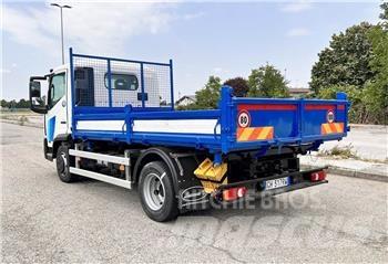 Nissan 75-18 Autre camion