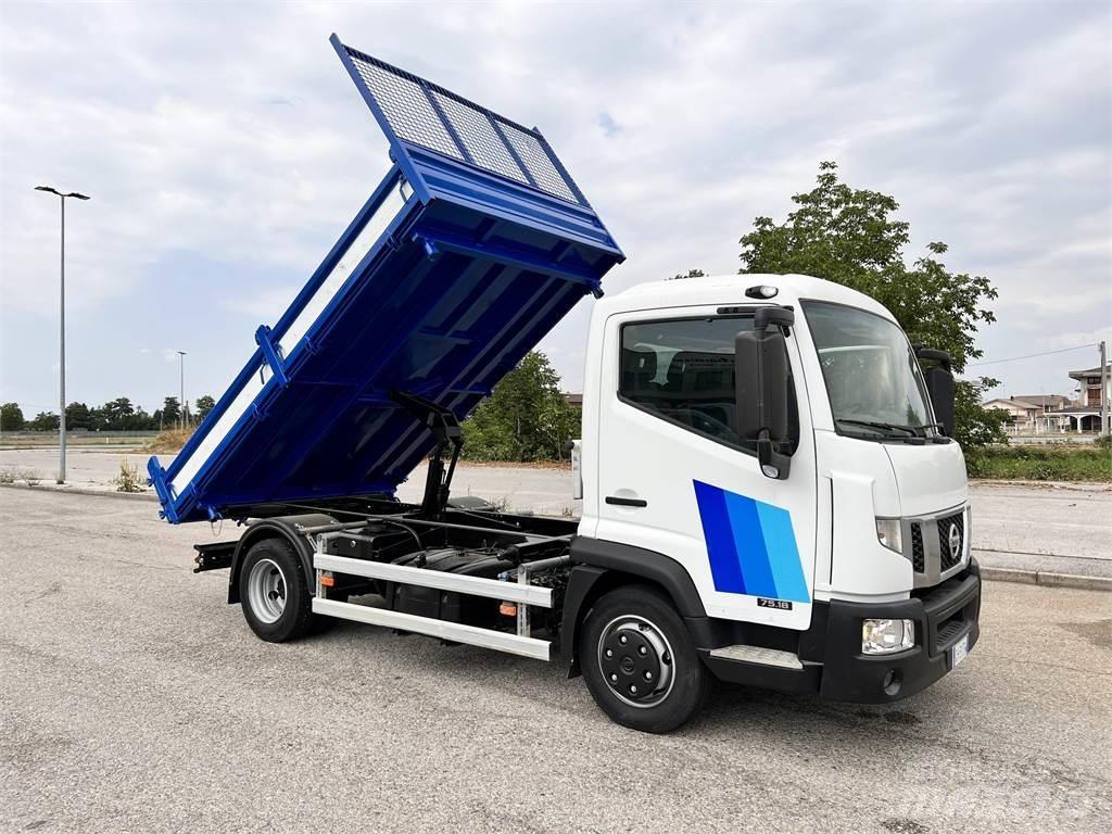 Nissan 75-18 Autre camion